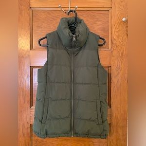 Old Navy quilted puffer vest for women